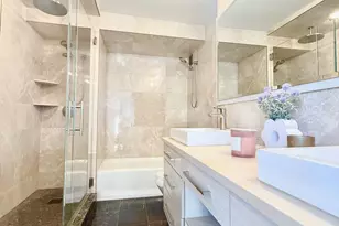330 E 38th St, New York City, NY 10016 - Photo 7