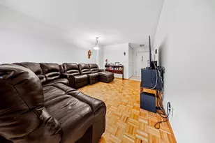 52-40 39th Dr, New York City, NY 11377 - Photo 3