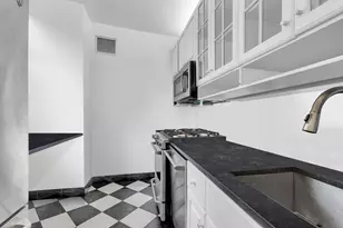 250 E 54th St, New York City, NY 10022 - Photo 3