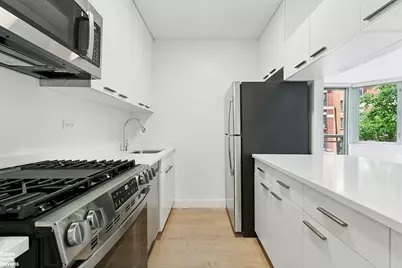 500 W 43rd Street #4G, New York City, NY 10036 - Photo 3