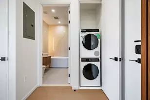 31-16 21st St, New York City, NY 11106 - Photo 5