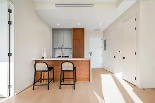 31-16 21st St, New York City, NY 11106 - Photo 3