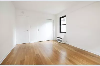 240 E 76th Street #5-B, New York City, NY 10021 - Photo 5