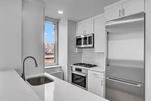 635 W 42nd St, New York City, NY 10036 - Photo 17