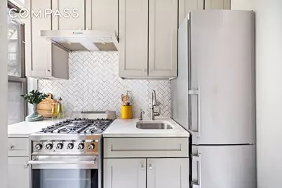 319 W 18th Street #2I, New York City, NY 10011 - Photo 5