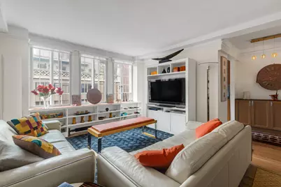 321 E 43rd Street #1009, New York City, NY 10017 - Photo 1