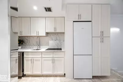 150 Central Park S #906, New York City, NY 10019 - Photo 5