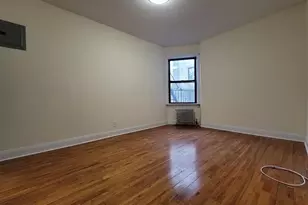 21-67 33rd St, New York City, NY 11105 - Photo 5