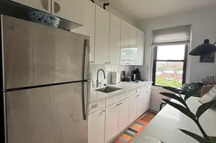 21-47 33rd St, New York City, NY 11105 - Photo 3