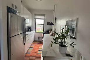 21-47 33rd St, New York City, NY 11105 - Photo 5