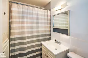 305 E 40th St, New York City, NY 10017 - Photo 9