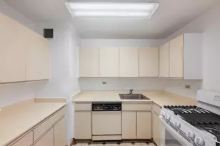 300 W 110th St, New York, NY 10025 - Photo 9