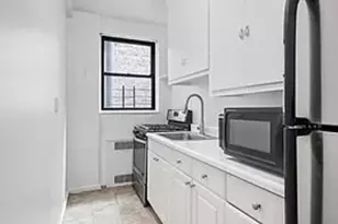 350 E 54th St, New York City, NY 10022 - Photo 9