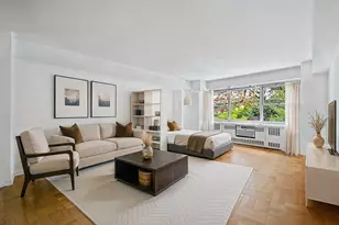 333 E 46th St, New York City, NY 10017 - Photo 1