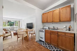 333 E 46th St, New York, NY 10017 - Photo 3
