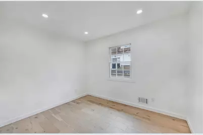 4330 Manhattan Avenue, New York City, NY 11224 - Photo 25