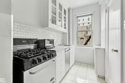 242 E 19th Street #7E, New York City, NY 10003 - Photo 11