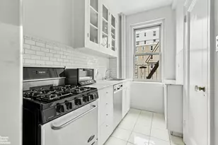 242 E 19th St, New York City, NY 10003 - Photo 11
