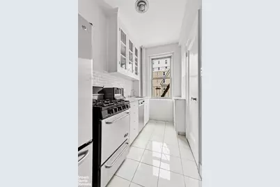 242 E 19th Street #7E, New York City, NY 10003 - Photo 9