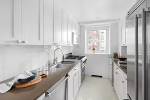 200 E 66th St, New York City, NY 10065 - Photo 3
