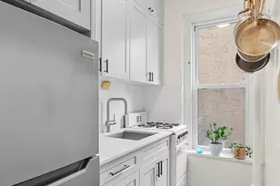 140 E 95th St, New York City, NY 10128 - Photo 3