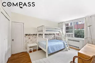 310 W 55th St, New York City, NY 10019 - Photo 5