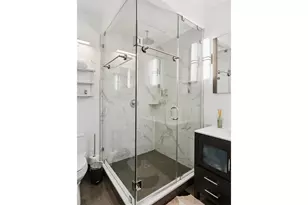 333 E 34th St, New York City, NY 10016 - Photo 5