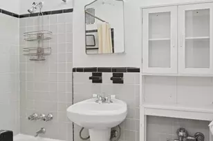 221 E 50th St, New York City, NY 10022 - Photo 7