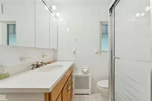 195-22 McLaughlin Ave, New York City, NY 11423 - Photo 19