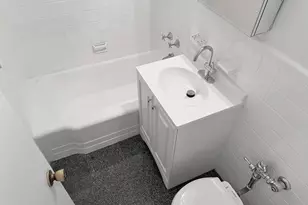225 E 46th St, New York City, NY 10017 - Photo 9