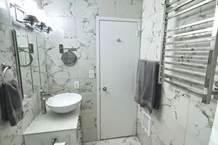 25-40 Shore Blvd, New York City, NY 11102 - Photo 17