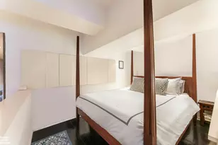 310 E 46th St, New York City, NY 10017 - Photo 11