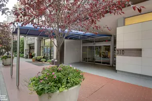 310 E 46th St, New York City, NY 10017 - Photo 19