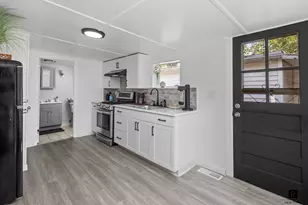 32 Tier St, New York City, NY 10464 - Photo 7