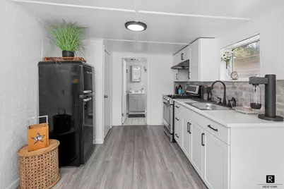 32 Tier Street, New York City, NY 10464 - Photo 7