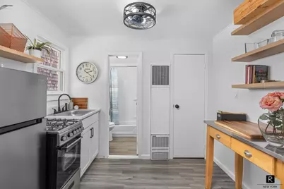 32 Tier Street, New York City, NY 10464 - Photo 11