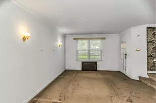 32-50 77th St, New York City, NY 11370 - Photo 3