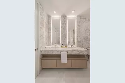 138 E 50th Street #17D, New York City, NY 10022 - Photo 7