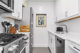 400 E 56th St, New York City, NY 10022 - Photo 5