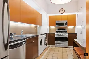 525 E 80th St, New York City, NY 10075 - Photo 3