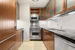 250 E 53rd St, New York City, NY 10022 - Photo 3