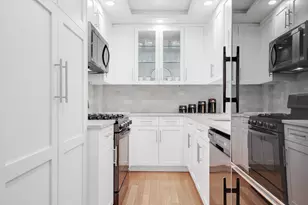 315 E 69th St, New York City, NY 10021 - Photo 3