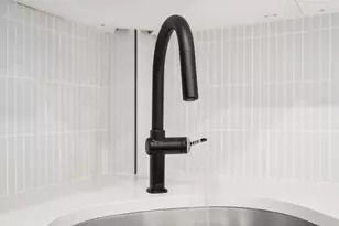 321 E 48th St, New York City, NY 10017 - Photo 5