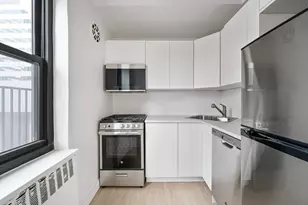 135 E 54th St, New York City, NY 10022 - Photo 3