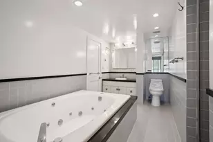 340 W 57th St, New York City, NY 10019 - Photo 5