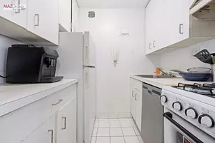 209 E 56th St, New York City, NY 10022 - Photo 7