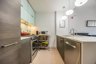 21-45 44th Dr, New York City, NY 11101 - Photo 3