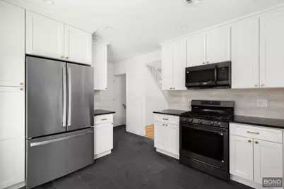 110-06 209th Place, New York City, NY 11429 - Photo 5