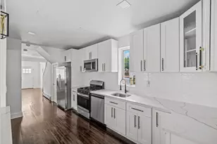 916 Clarence Ave, New York City, NY 10465 - Photo 15