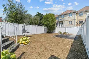 916 Clarence Ave, New York City, NY 10465 - Photo 31